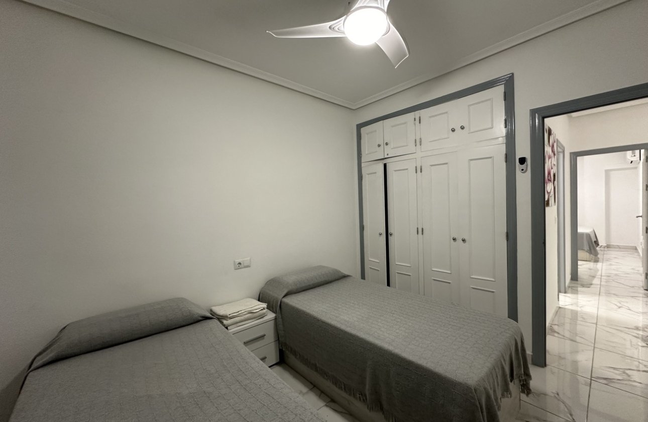 Resale - Apartment -
Torrevieja - Costa Blanca