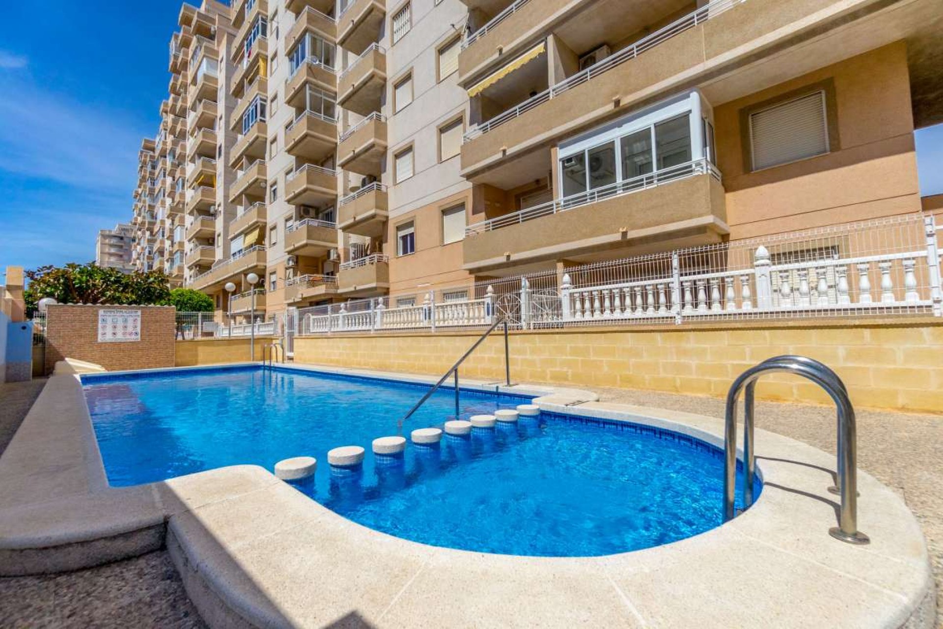 Resale - Apartment -
Torrevieja - Costa Blanca