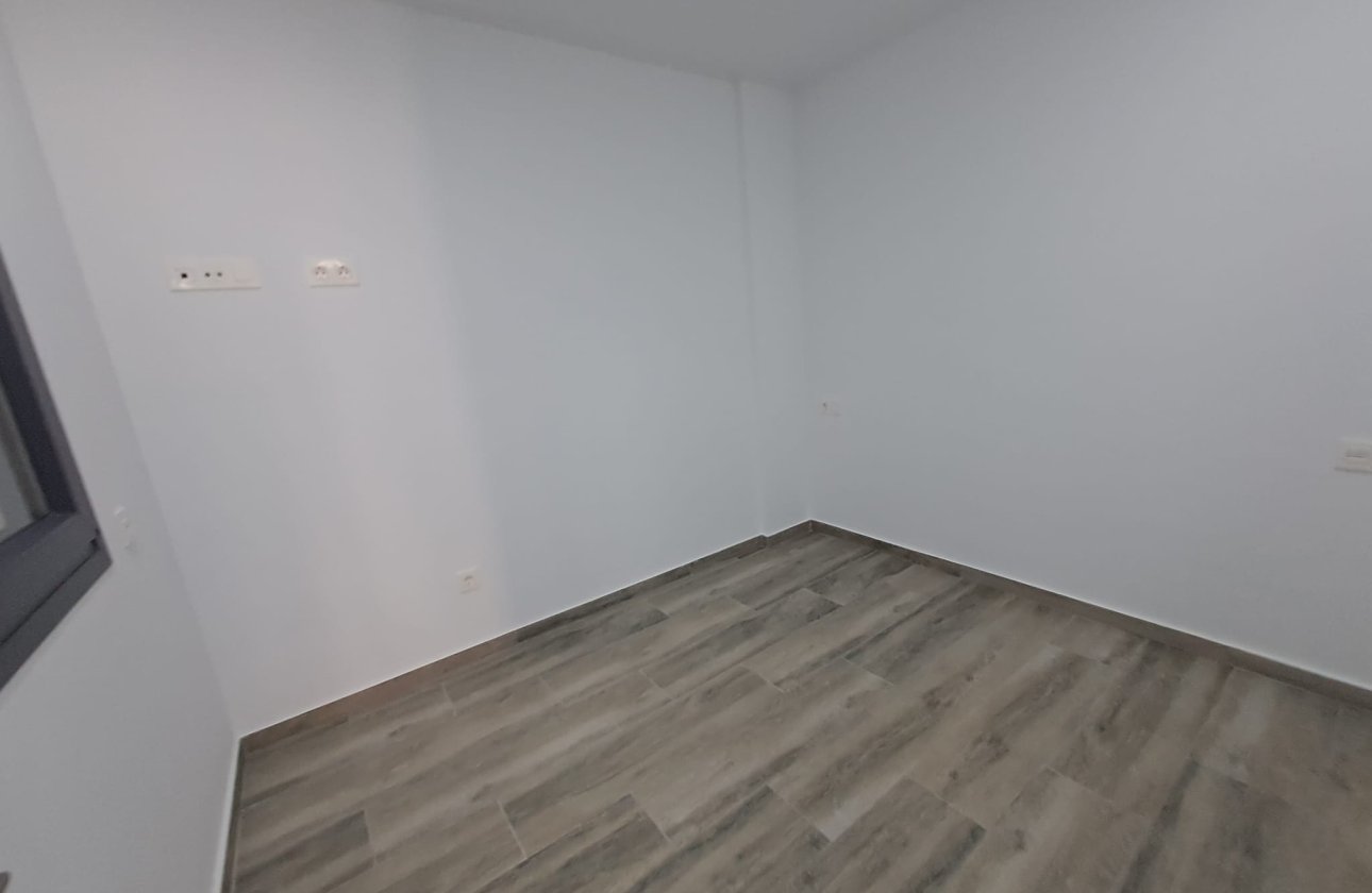 Resale - Apartment -
Torrevieja - Costa Blanca