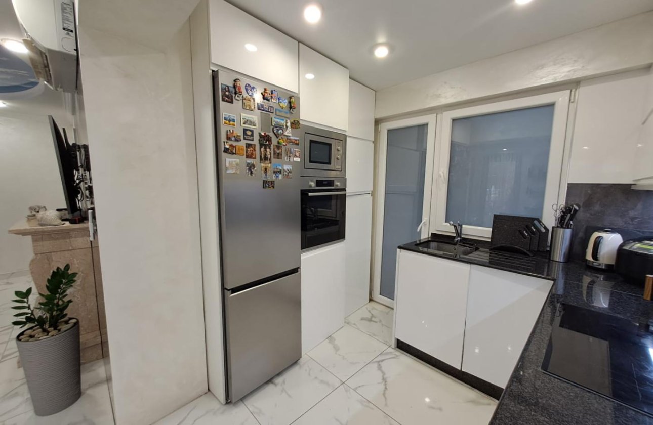 Resale - Apartment -
Torrevieja - Costa Blanca