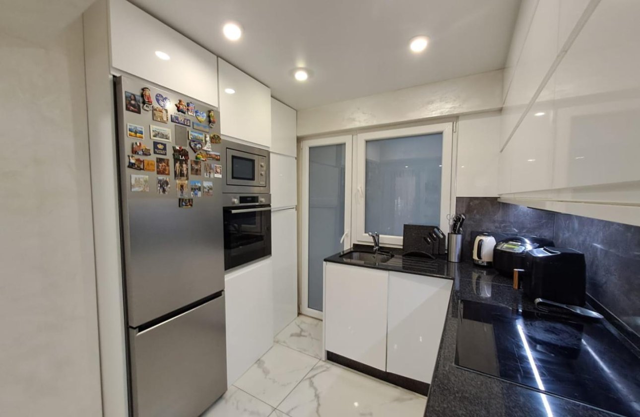 Resale - Apartment -
Torrevieja - Costa Blanca