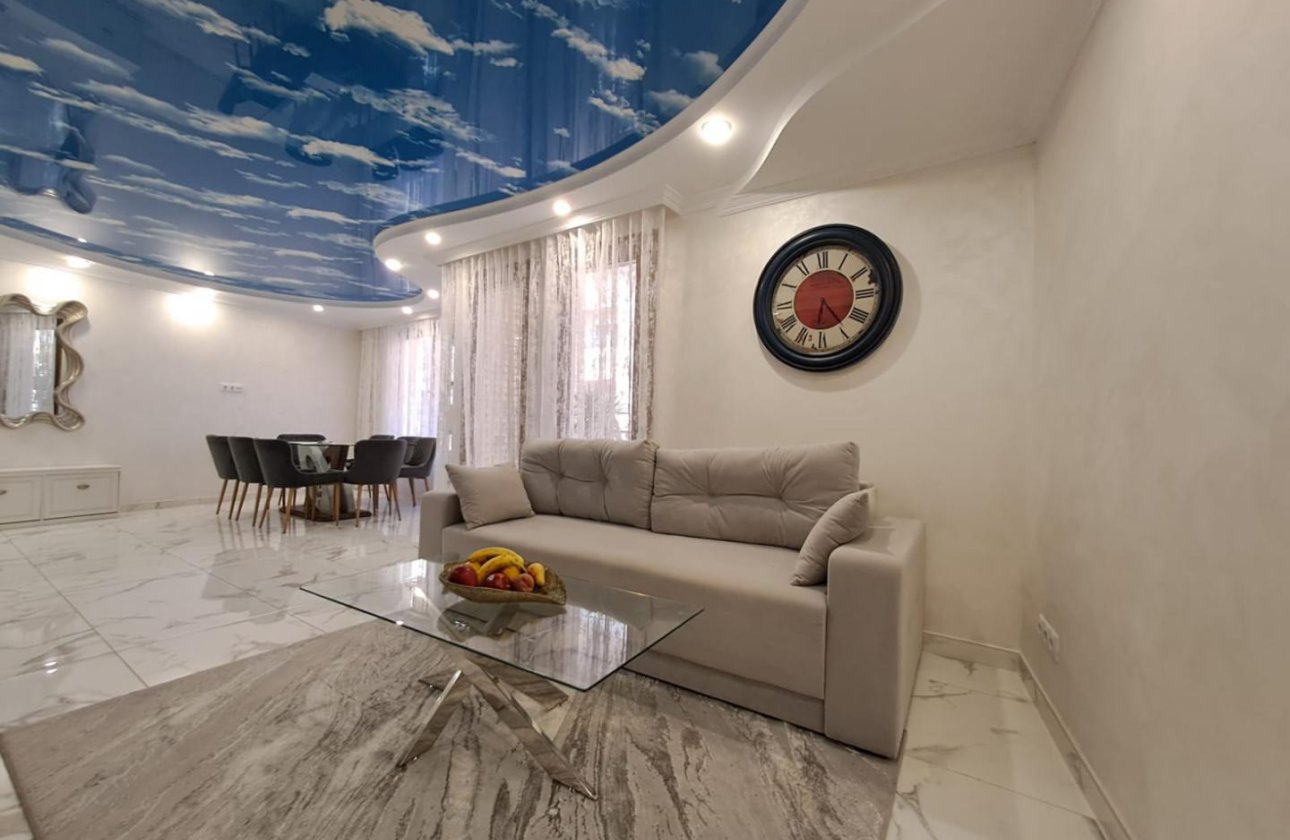 Resale - Apartment -
Torrevieja - Costa Blanca