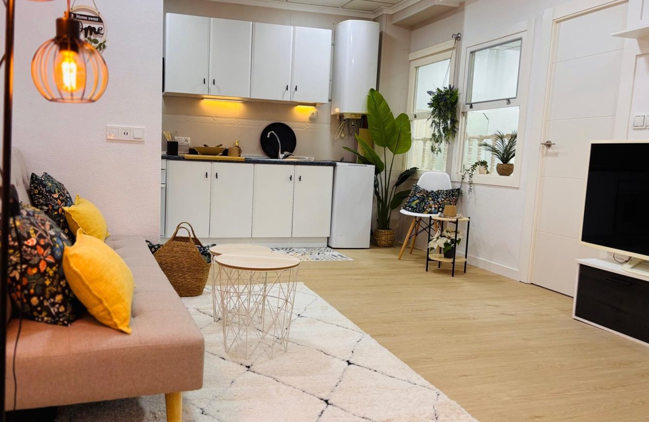 Resale - Apartment -
Torrevieja - Costa Blanca