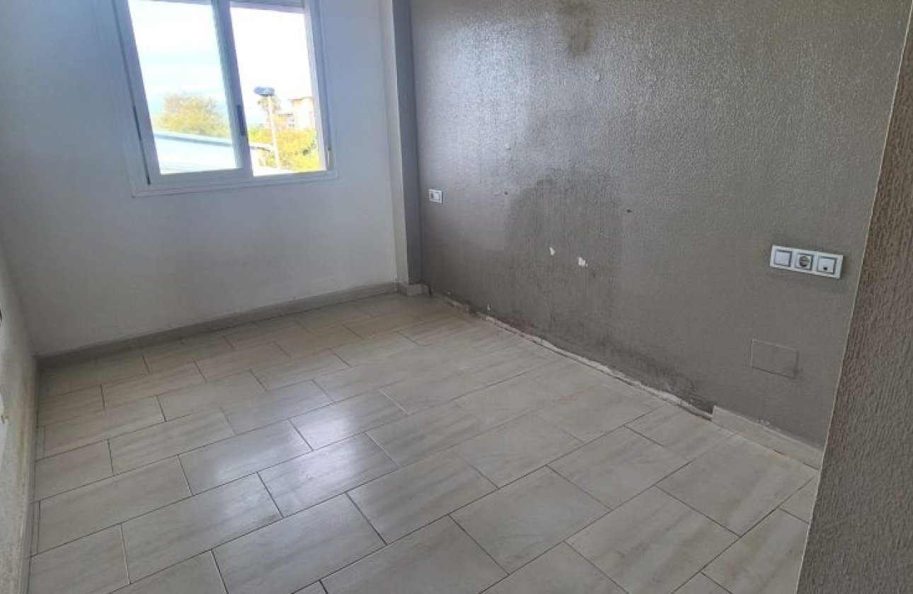 Resale - Apartment -
Torrevieja - Costa Blanca