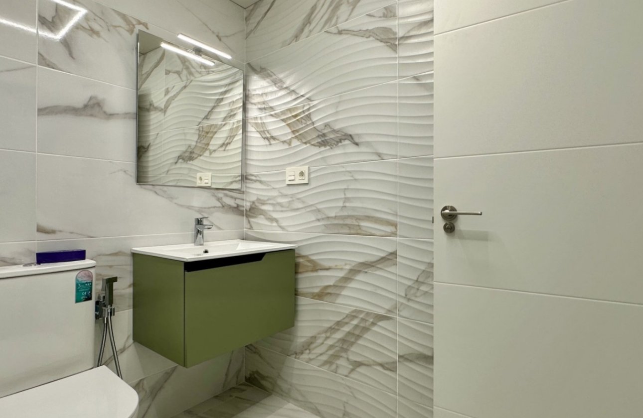 Resale - Apartment -
Torrevieja - Costa Blanca