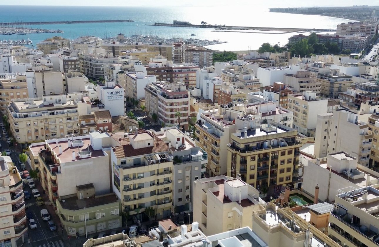 Resale - Apartment -
Torrevieja - Costa Blanca