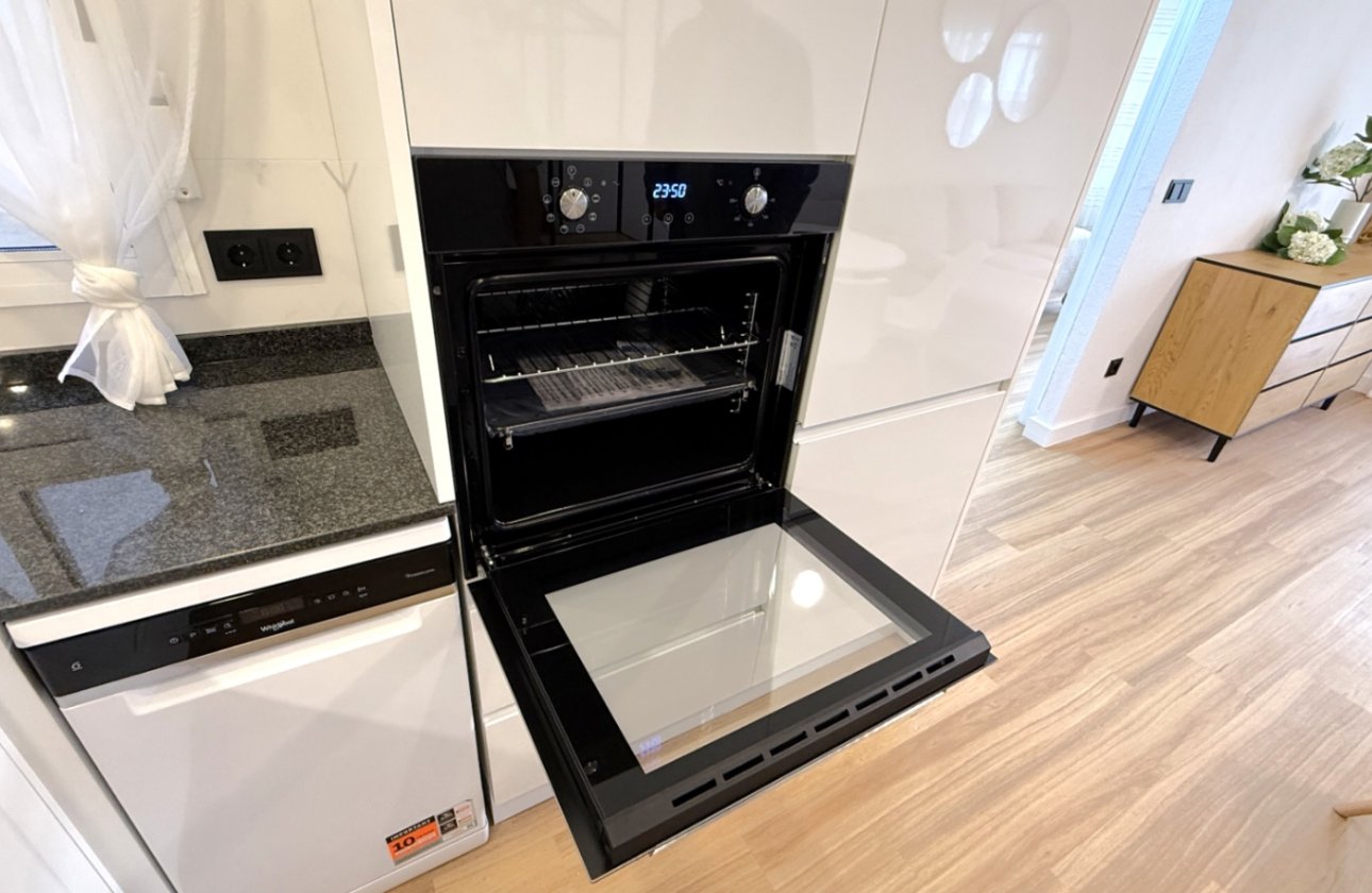 Resale - Apartment -
Torrevieja - Costa Blanca