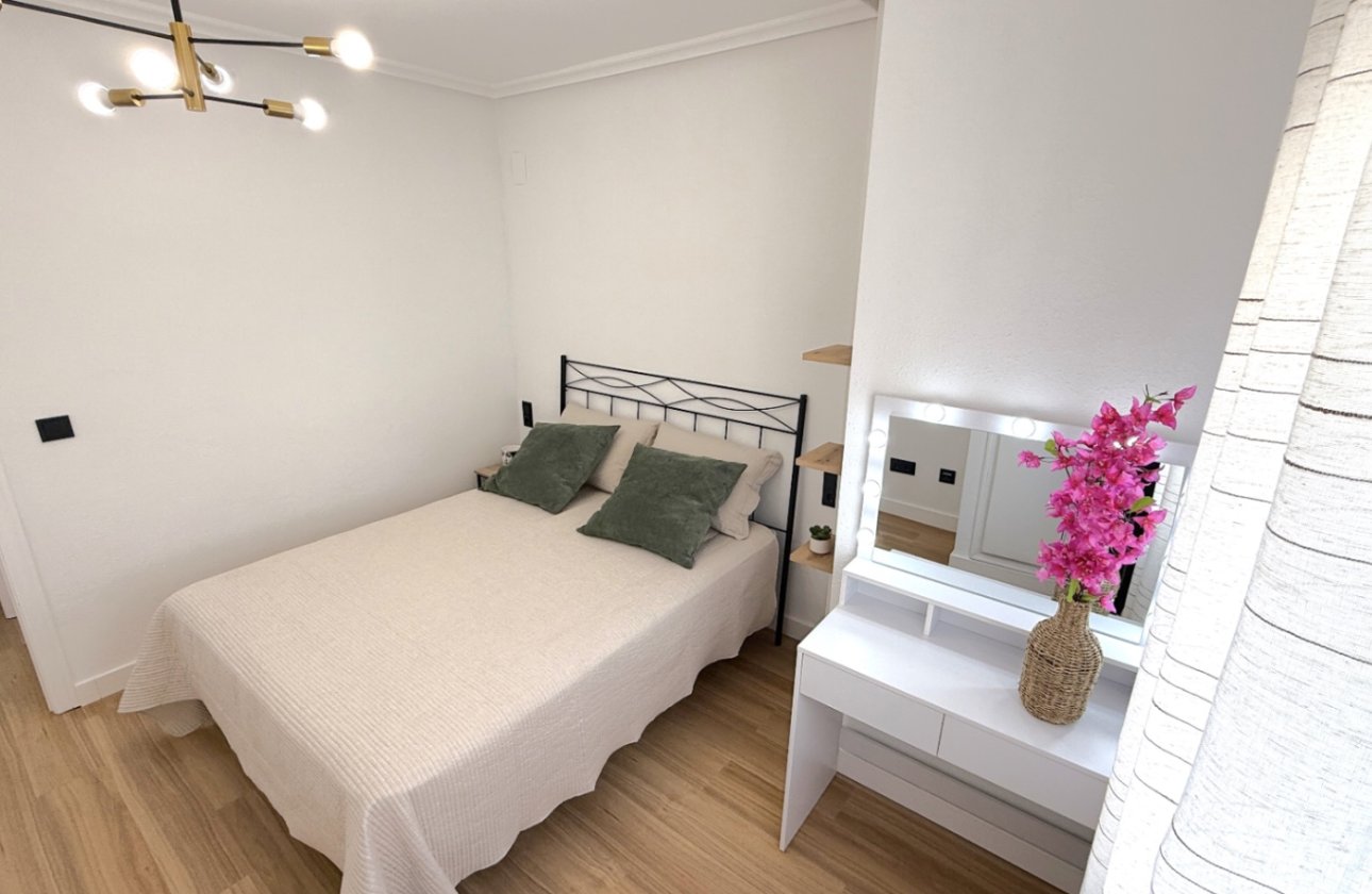 Resale - Apartment -
Torrevieja - Costa Blanca