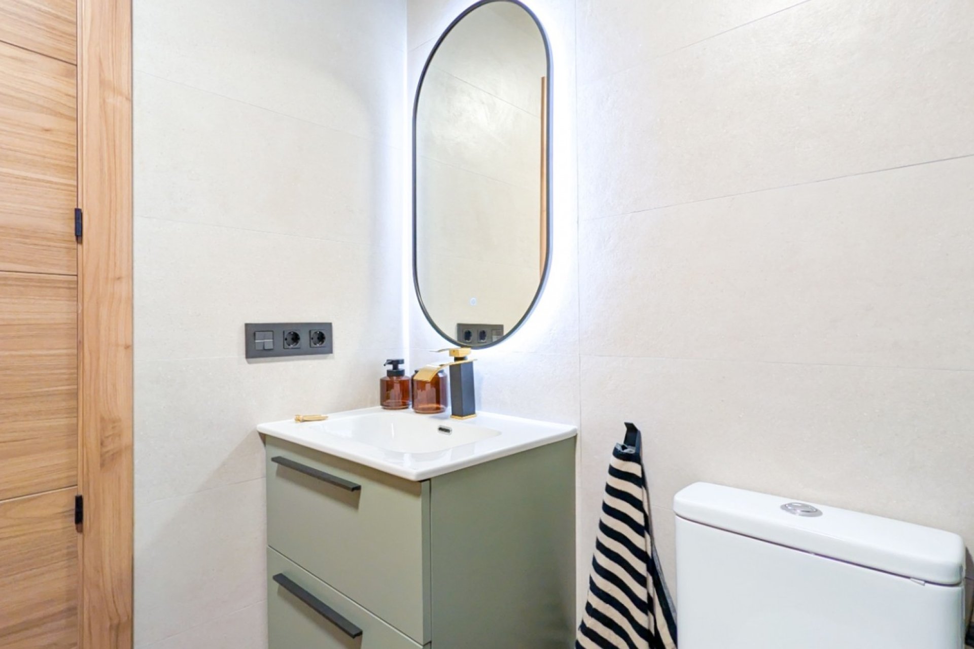 Resale - Apartment -
Torrevieja - Costa Blanca