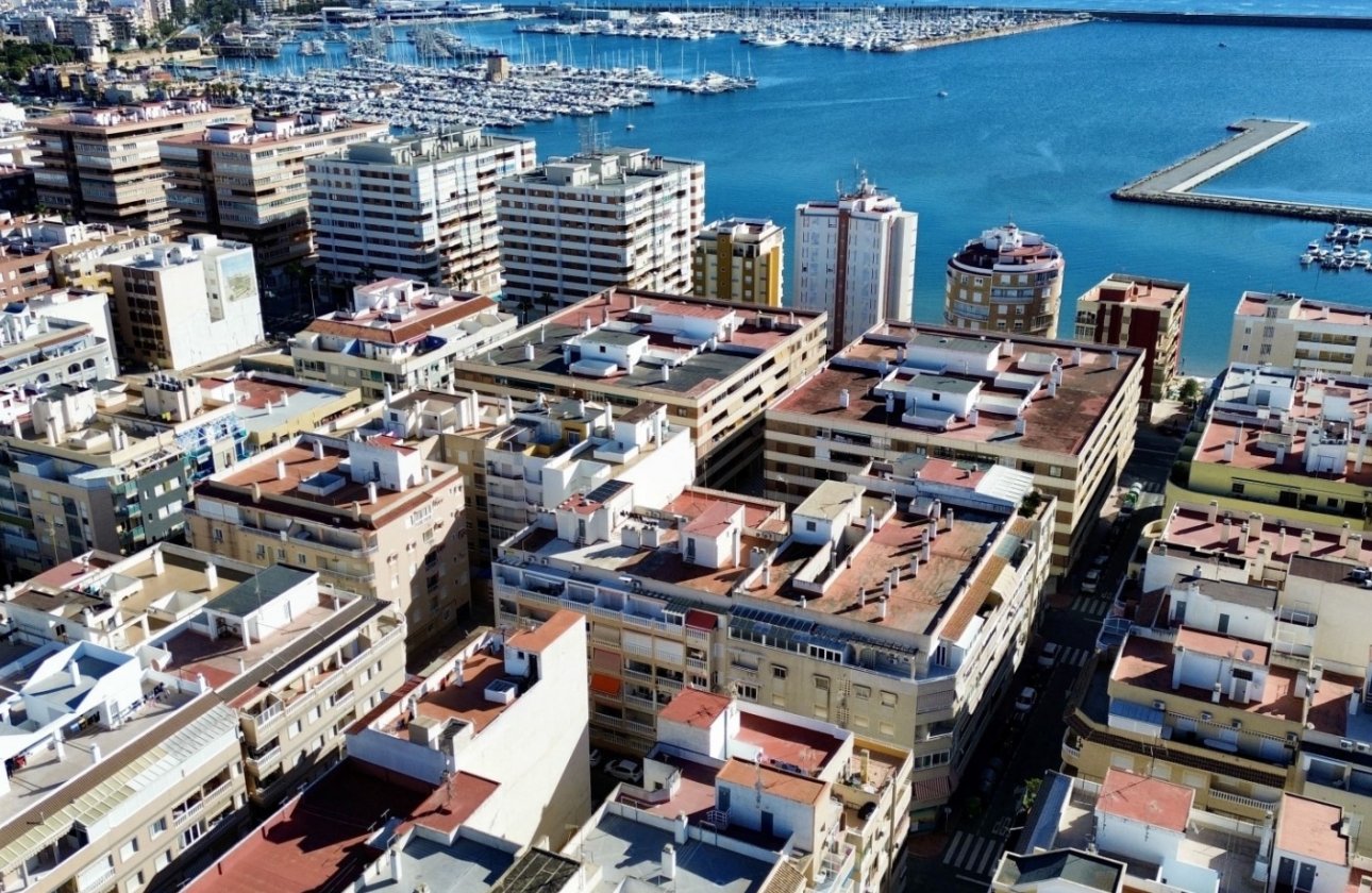 Resale - Apartment -
Torrevieja - Costa Blanca