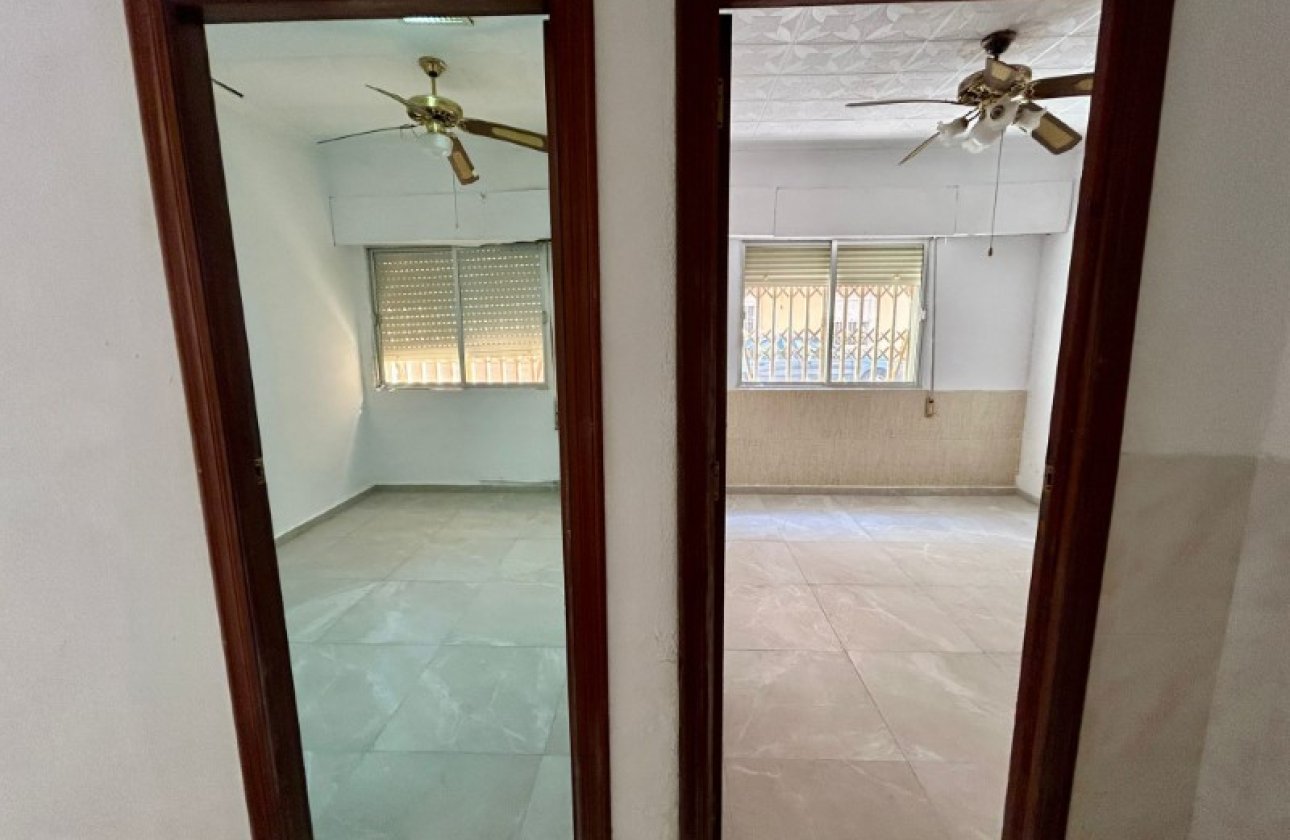 Resale - Apartment -
Torrevieja - Costa Blanca