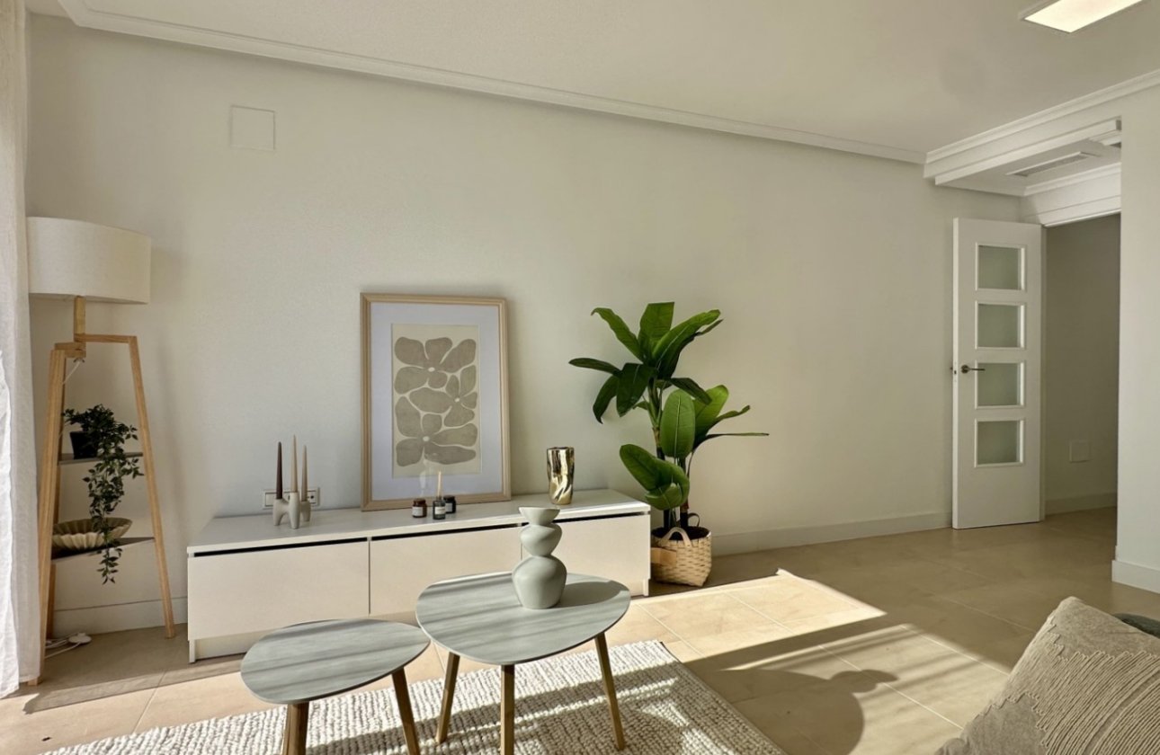 Resale - Apartment -
Torrevieja - Costa Blanca