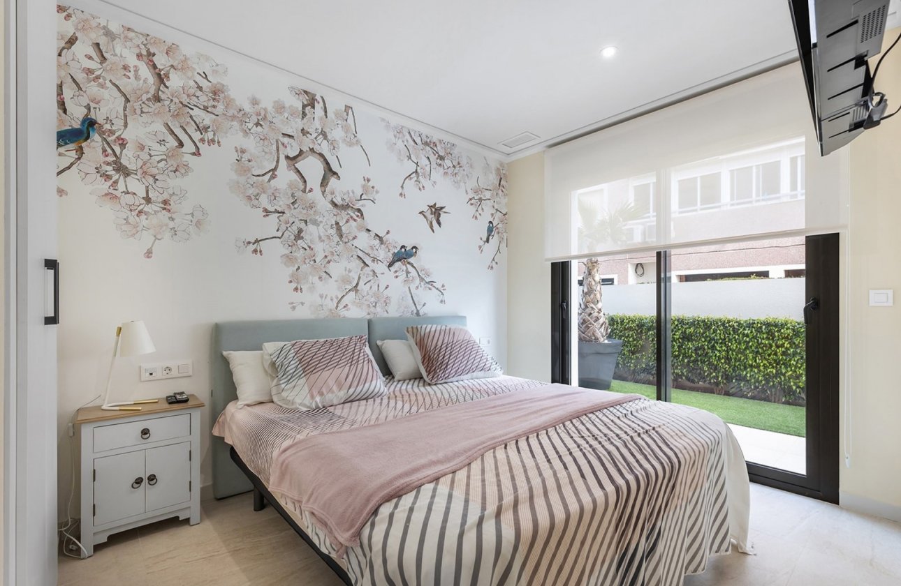 Resale - Apartment -
Torrevieja - Costa Blanca