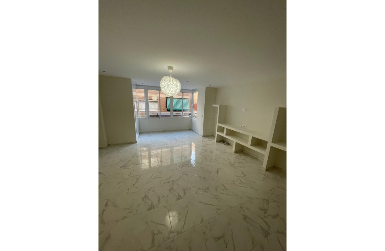 Resale - Apartment -
Torrevieja - Costa Blanca