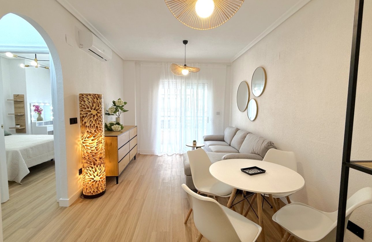 Resale - Apartment -
Torrevieja - Costa Blanca