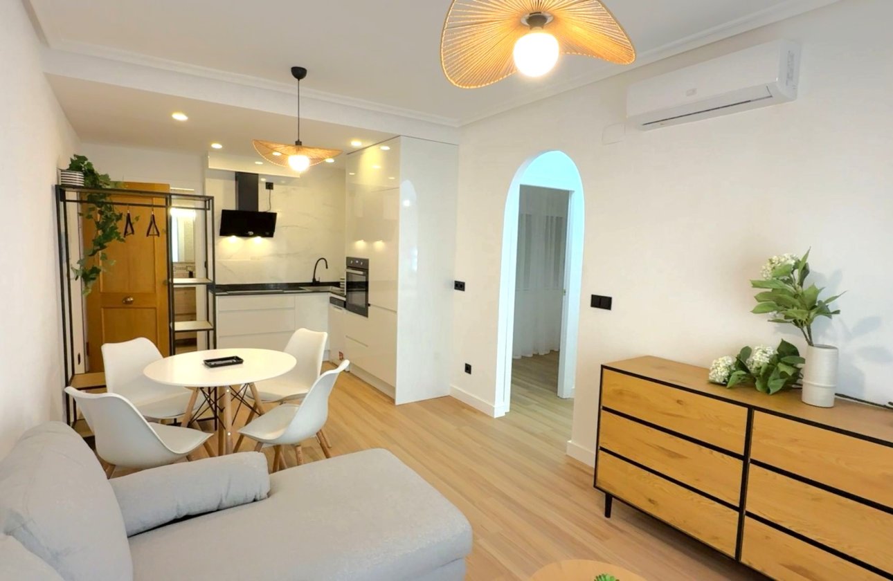 Resale - Apartment -
Torrevieja - Costa Blanca