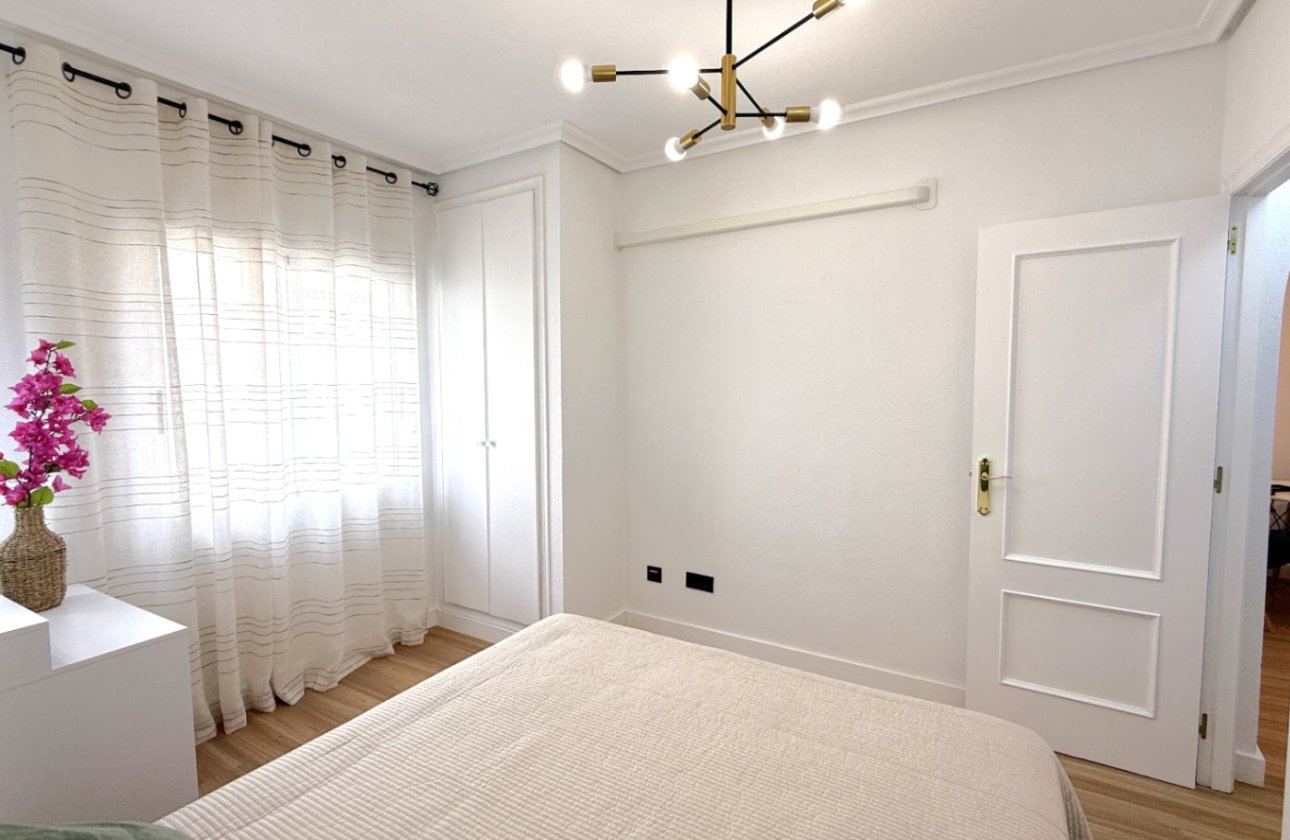 Resale - Apartment -
Torrevieja - Costa Blanca