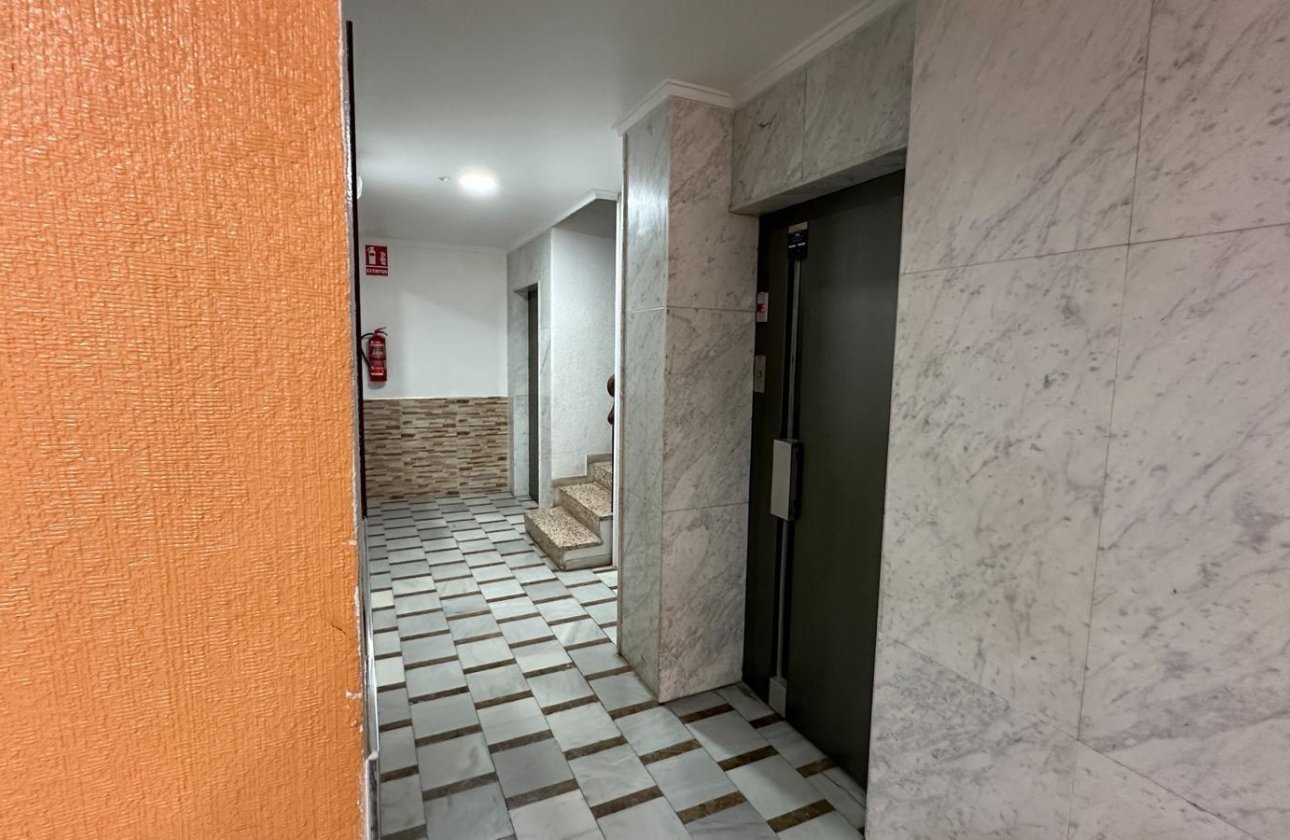 Resale - Apartment -
Torrevieja - Costa Blanca