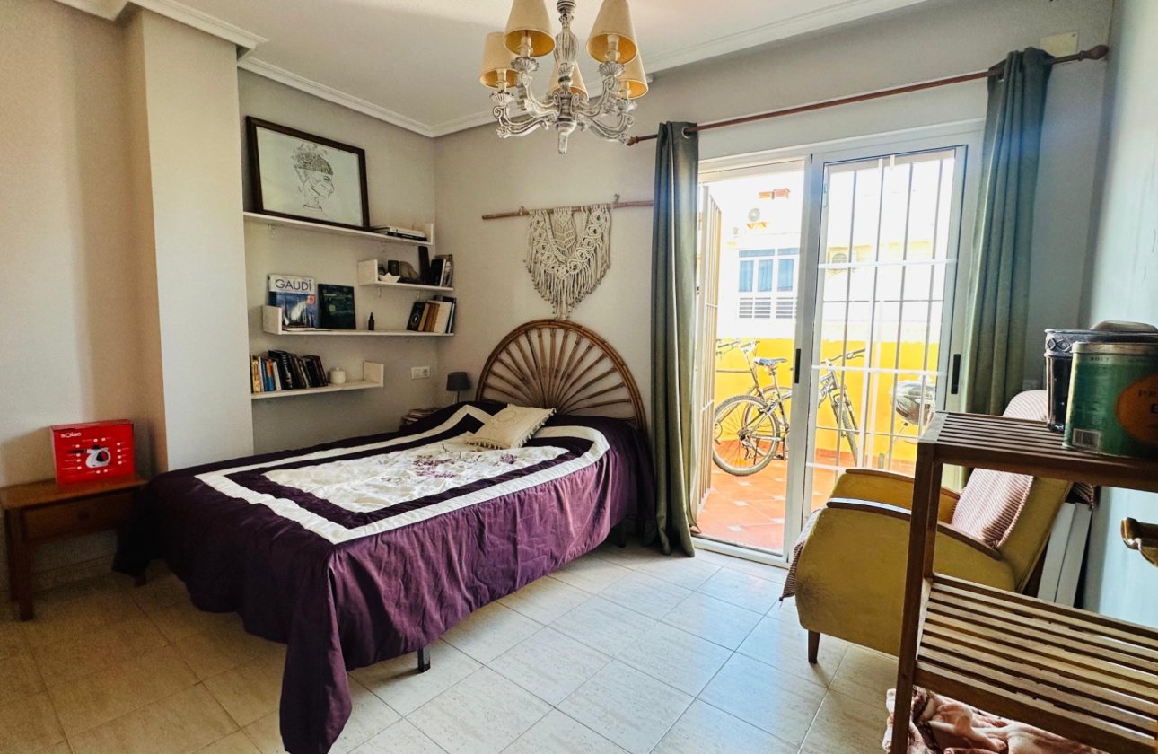 Resale - Apartment -
Torrevieja - Costa Blanca