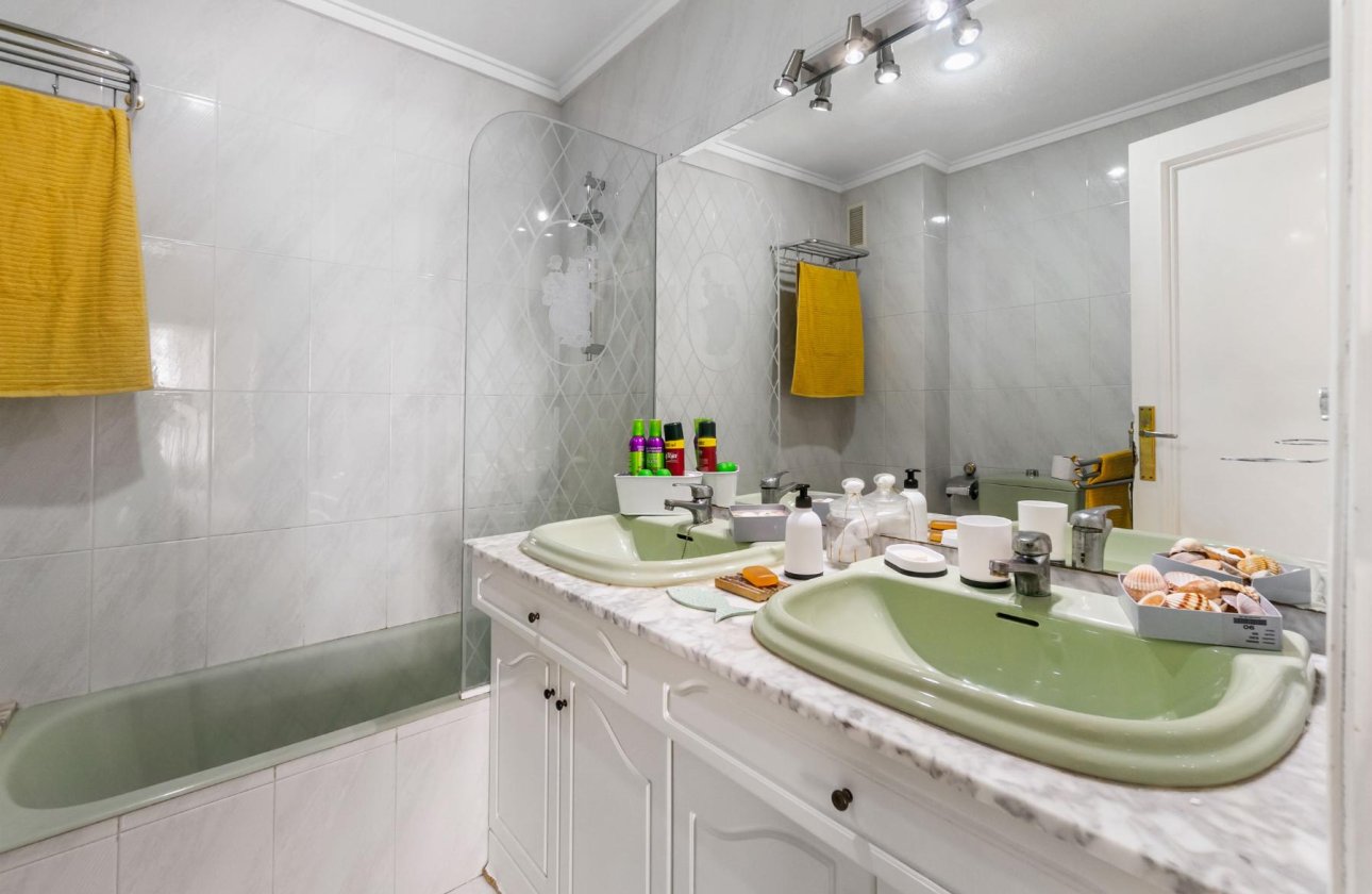 Resale - Apartment -
Torrevieja - Costa Blanca