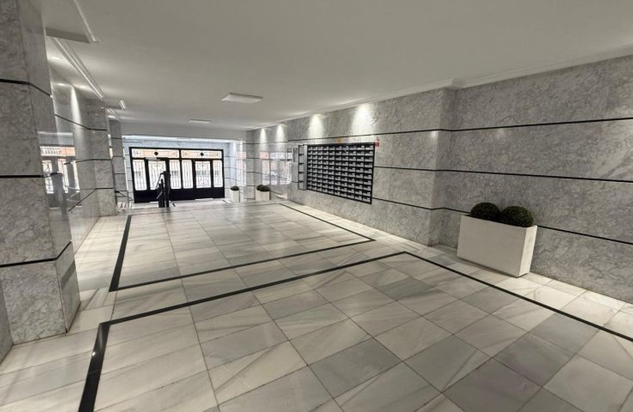 Resale - Apartment -
Torrevieja - Costa Blanca