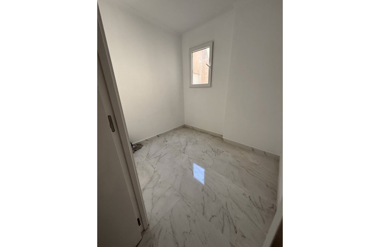 Resale - Apartment -
Torrevieja - Costa Blanca