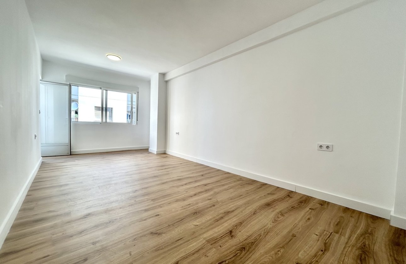 Resale - Apartment -
Torrevieja - Costa Blanca
