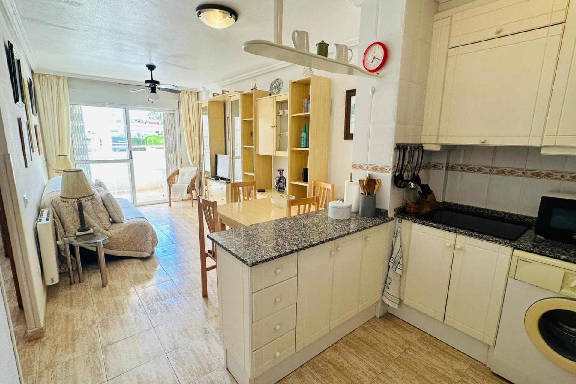 Resale - Apartment -
Torrevieja - Costa Blanca
