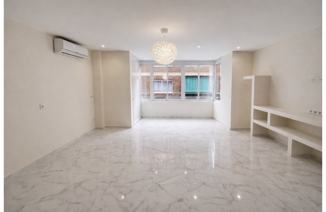 Resale - Apartment -
Torrevieja - Costa Blanca
