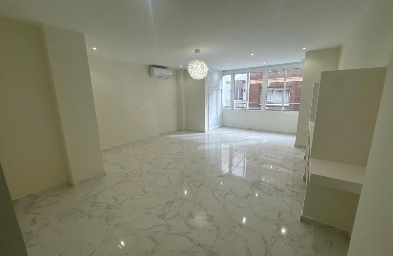 Resale - Apartment -
Torrevieja - Costa Blanca
