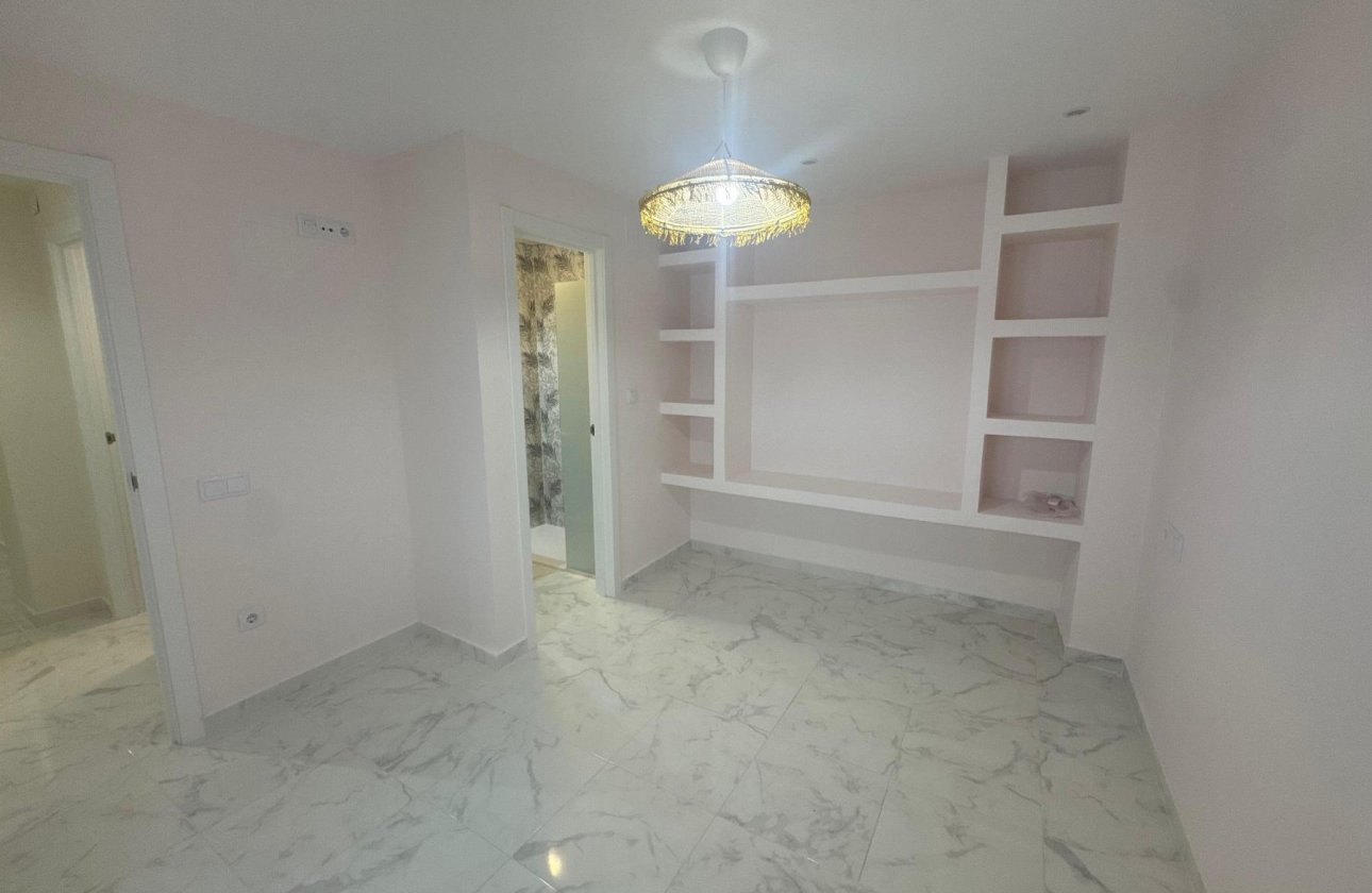 Resale - Apartment -
Torrevieja - Costa Blanca