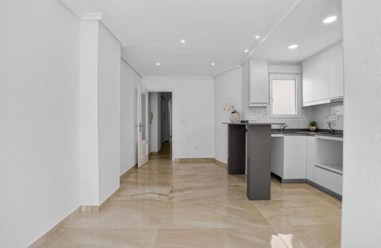 Resale - Apartment -
Torrevieja - Costa Blanca