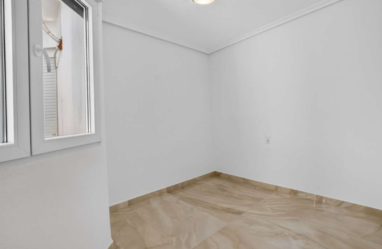 Resale - Apartment -
Torrevieja - Costa Blanca