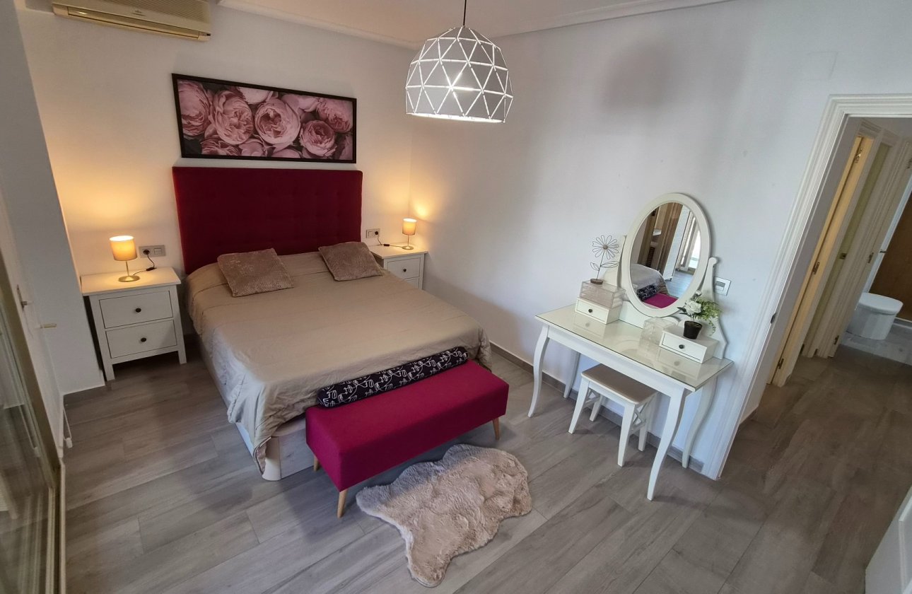 Resale - Apartment -
Torrevieja - Costa Blanca