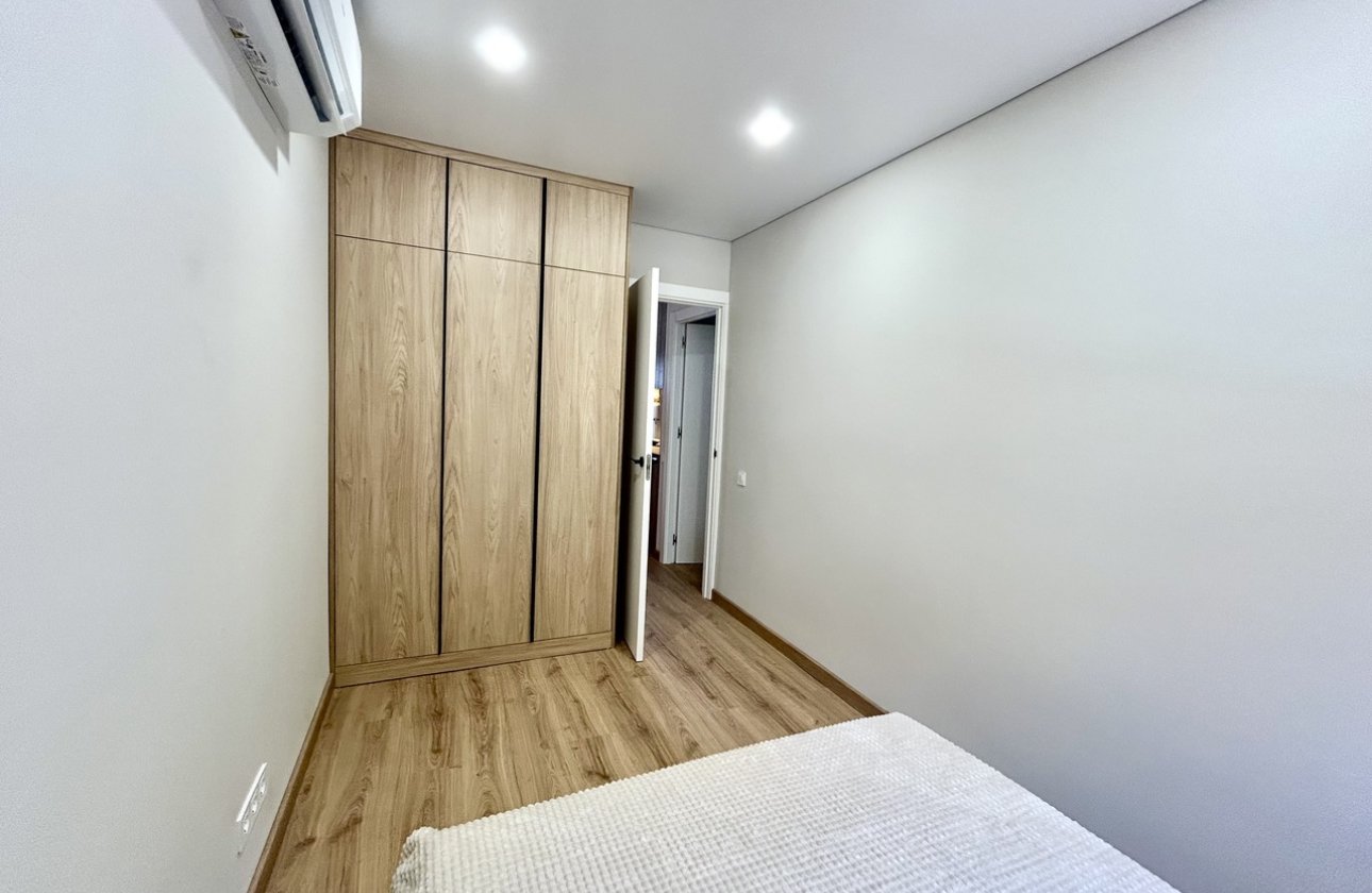 Resale - Apartment -
Torrevieja - Costa Blanca