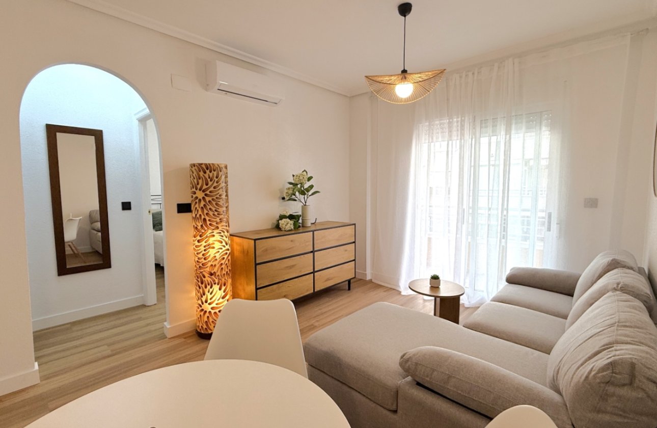 Resale - Apartment -
Torrevieja - Costa Blanca