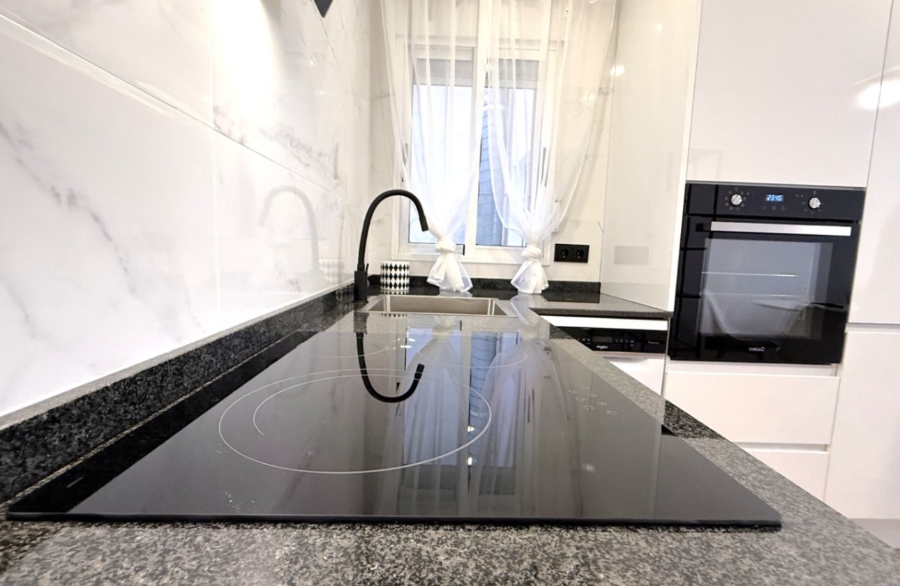 Resale - Apartment -
Torrevieja - Costa Blanca