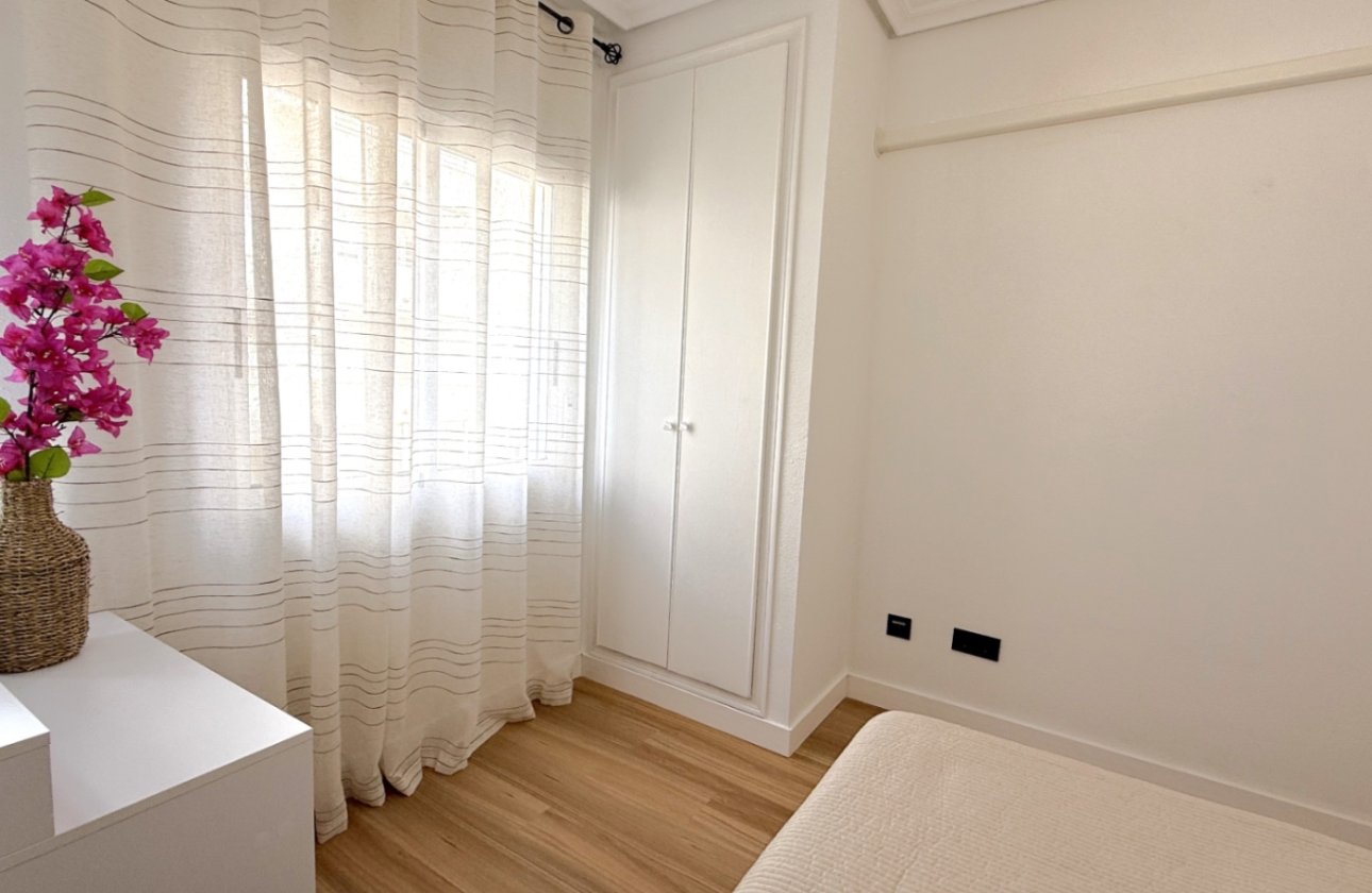 Resale - Apartment -
Torrevieja - Costa Blanca