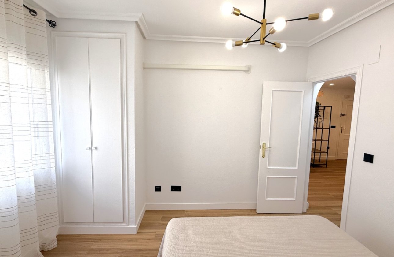 Resale - Apartment -
Torrevieja - Costa Blanca