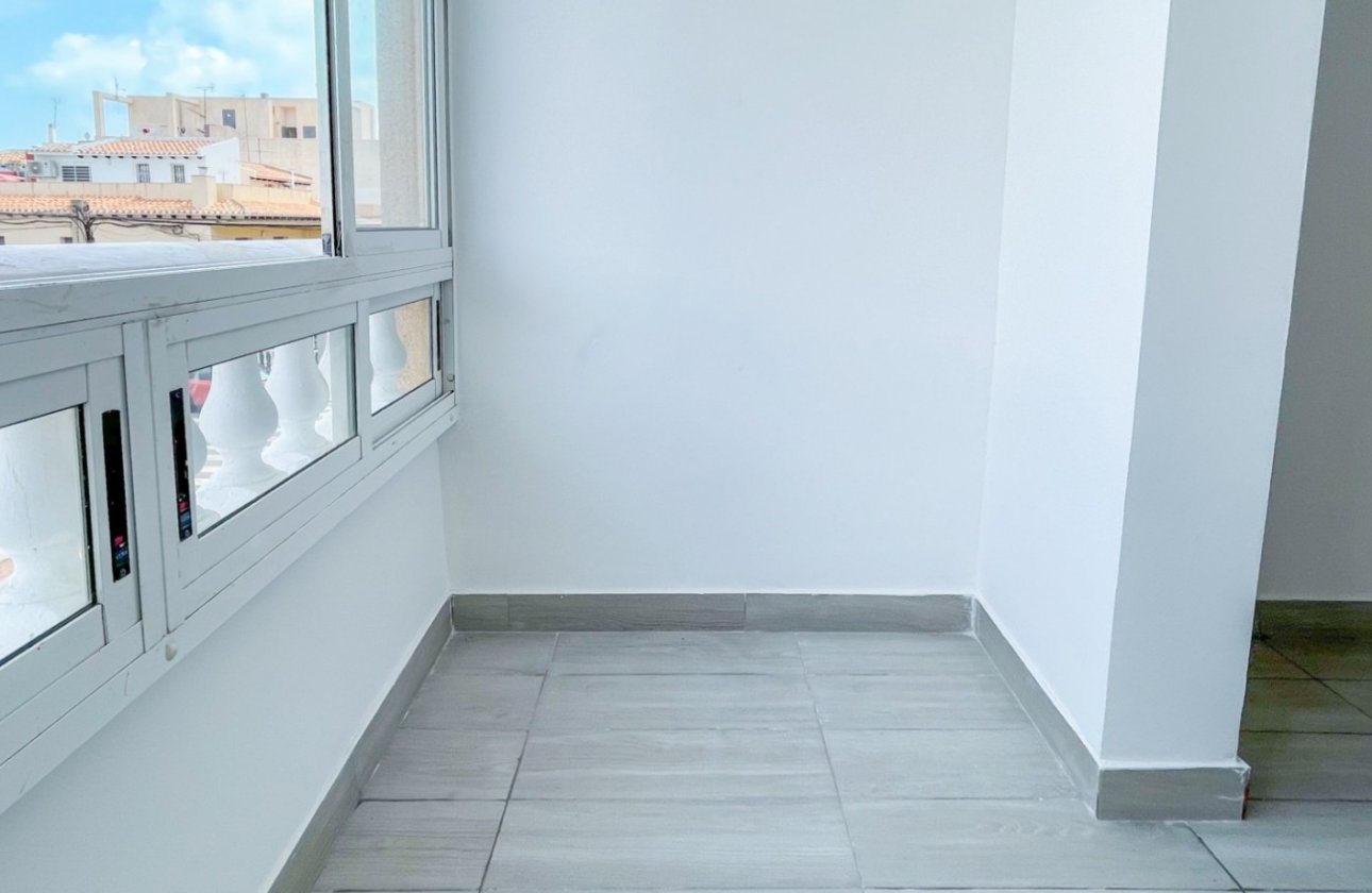 Resale - Apartment -
Torrevieja - Costa Blanca