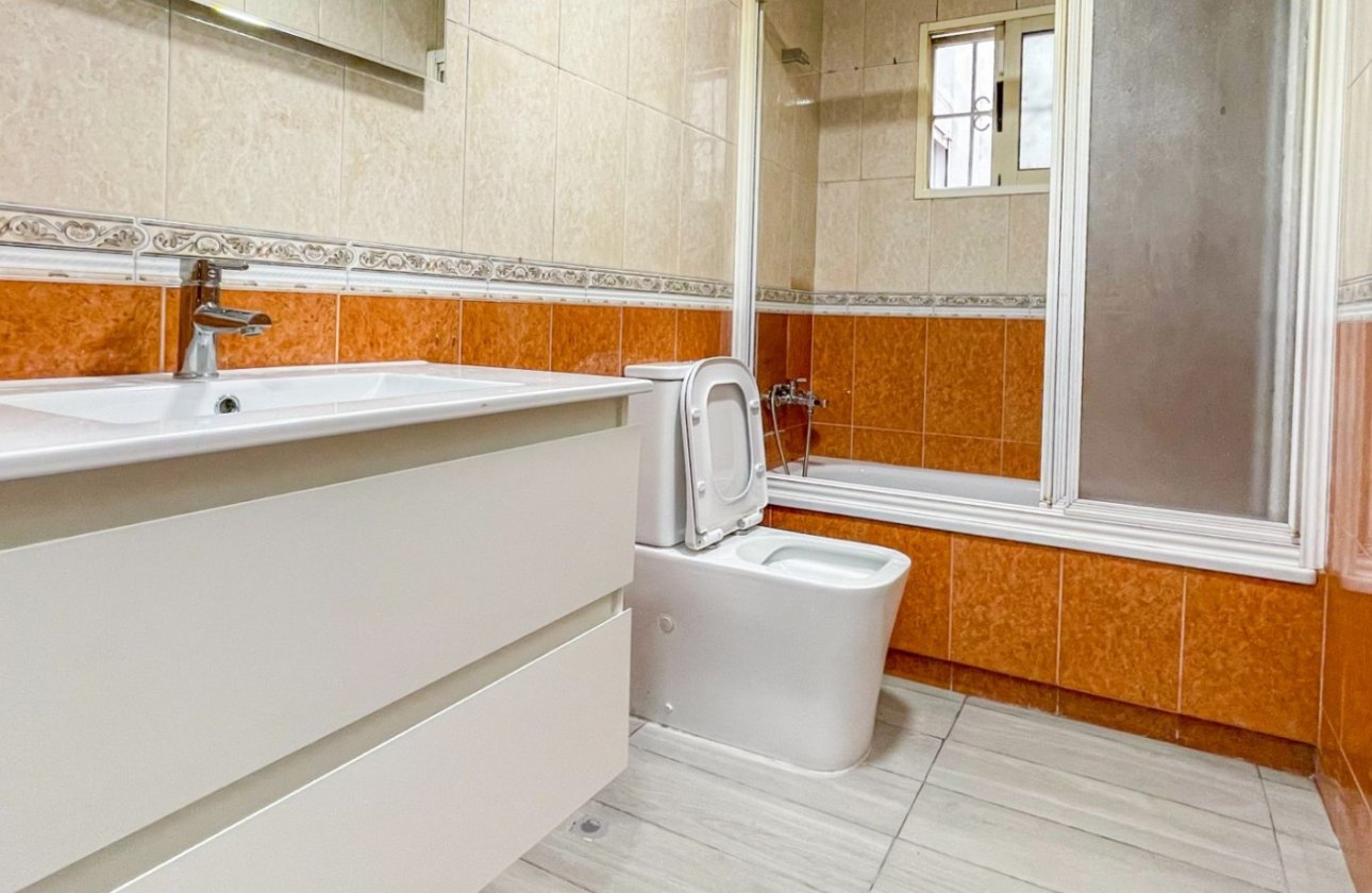 Resale - Apartment -
Torrevieja - Costa Blanca