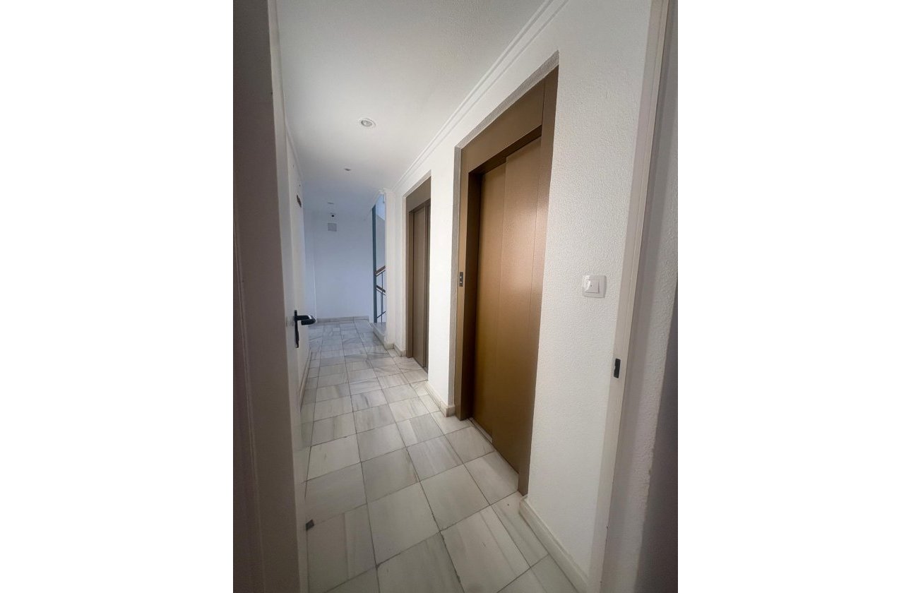 Resale - Apartment -
Torrevieja - Costa Blanca