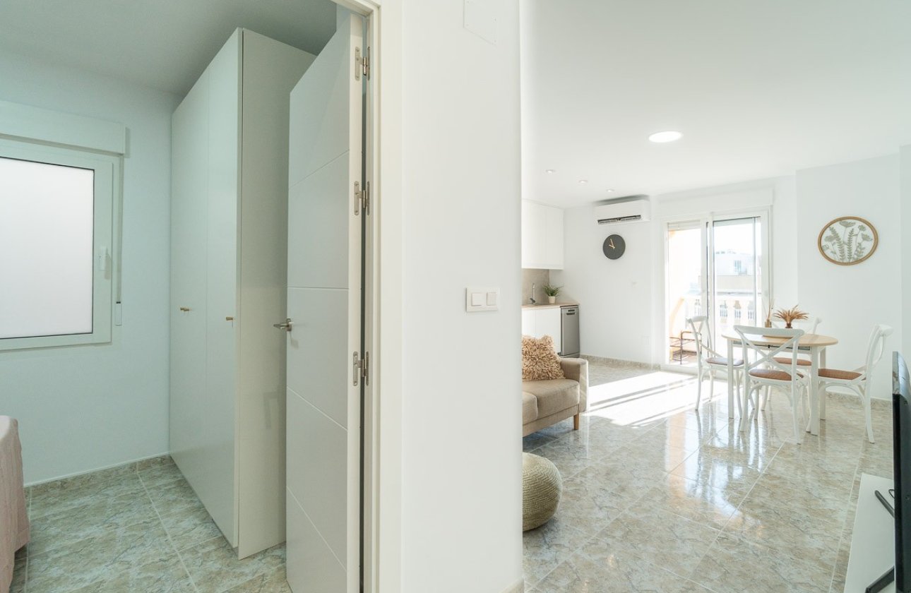 Resale - Apartment -
Torrevieja - Costa Blanca