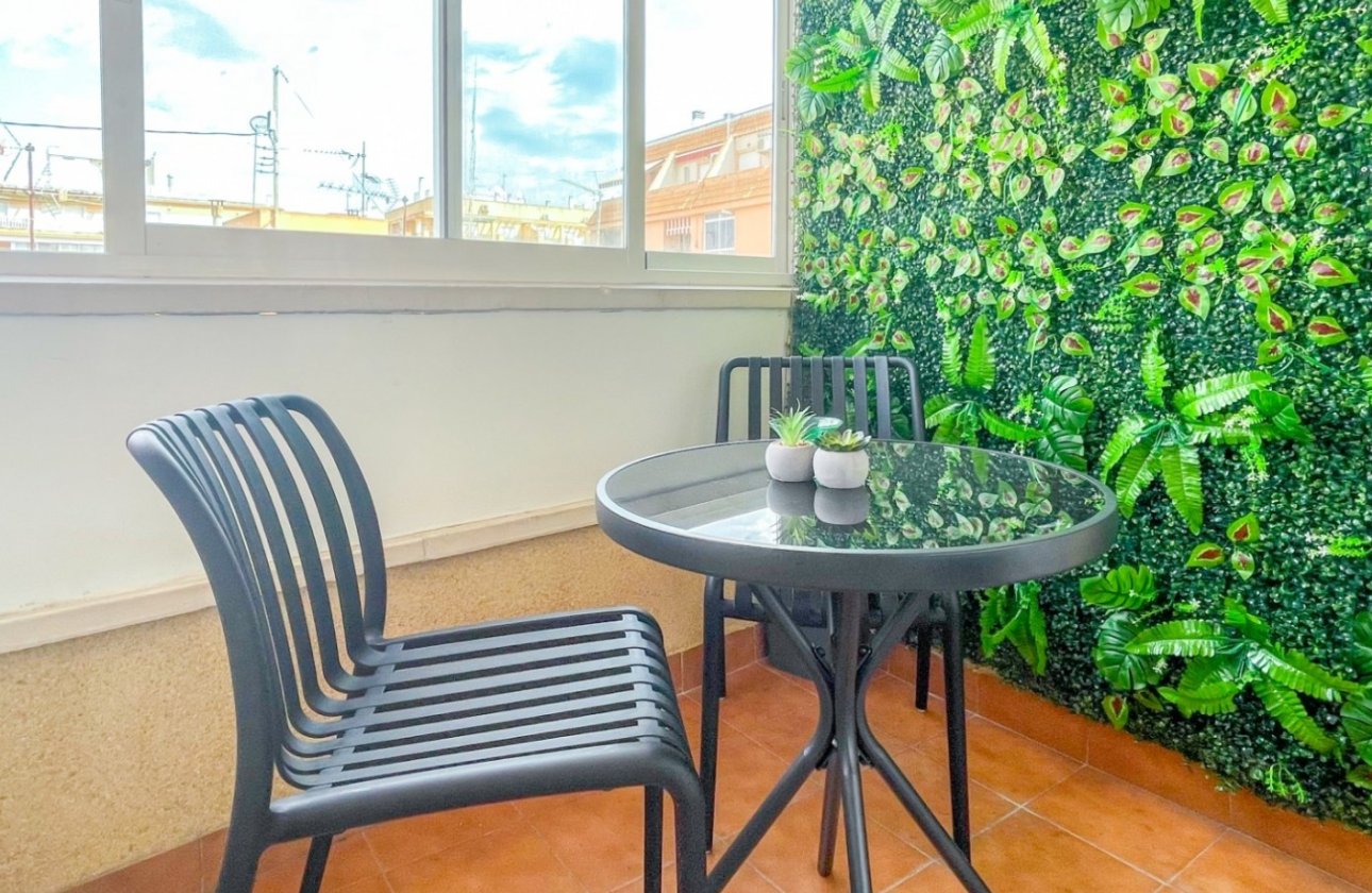Resale - Apartment -
Torrevieja - Costa Blanca