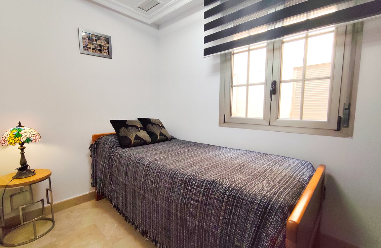 Resale - Apartment -
Torrevieja - Costa Blanca