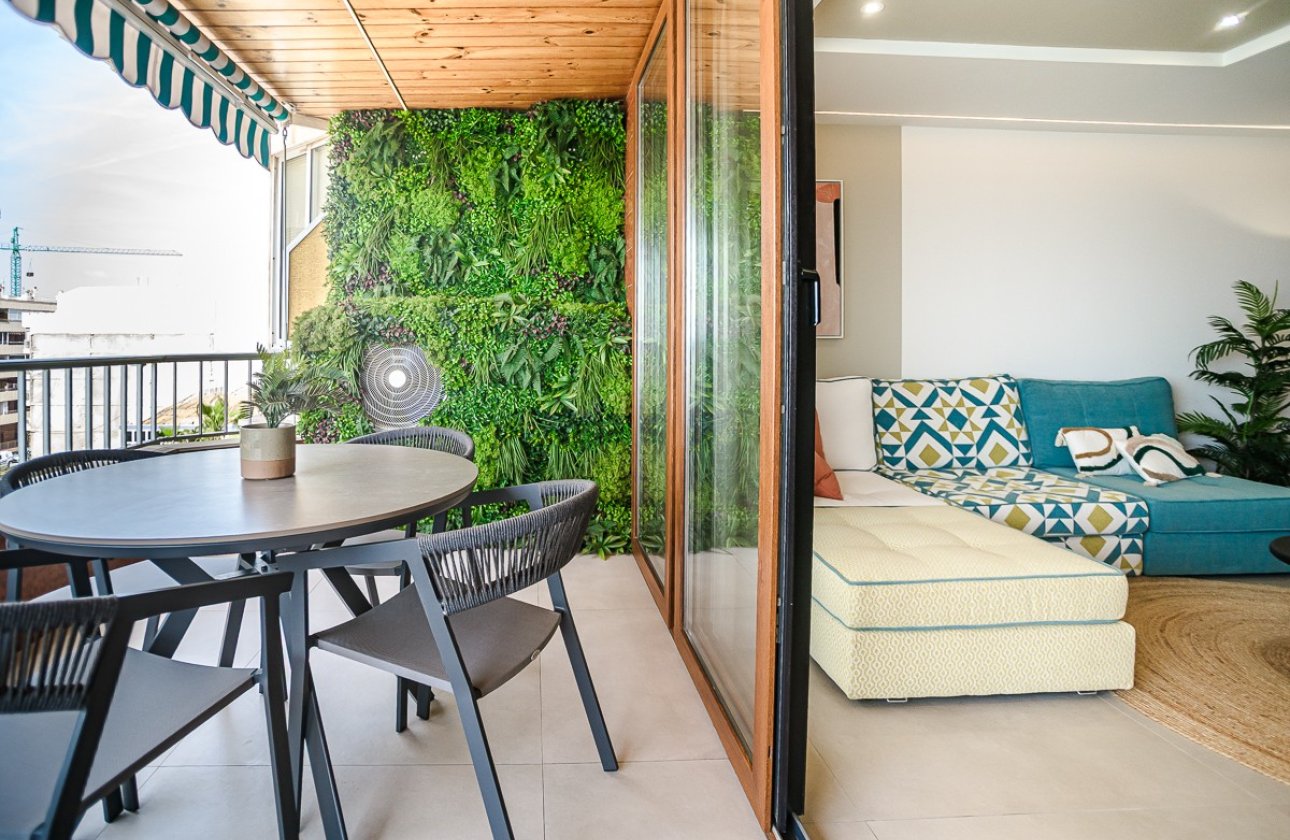 Resale - Apartment -
Torrevieja - Costa Blanca