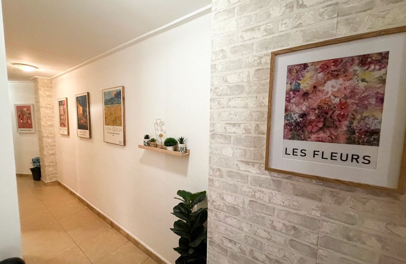 Resale - Apartment -
Torrevieja - Costa Blanca