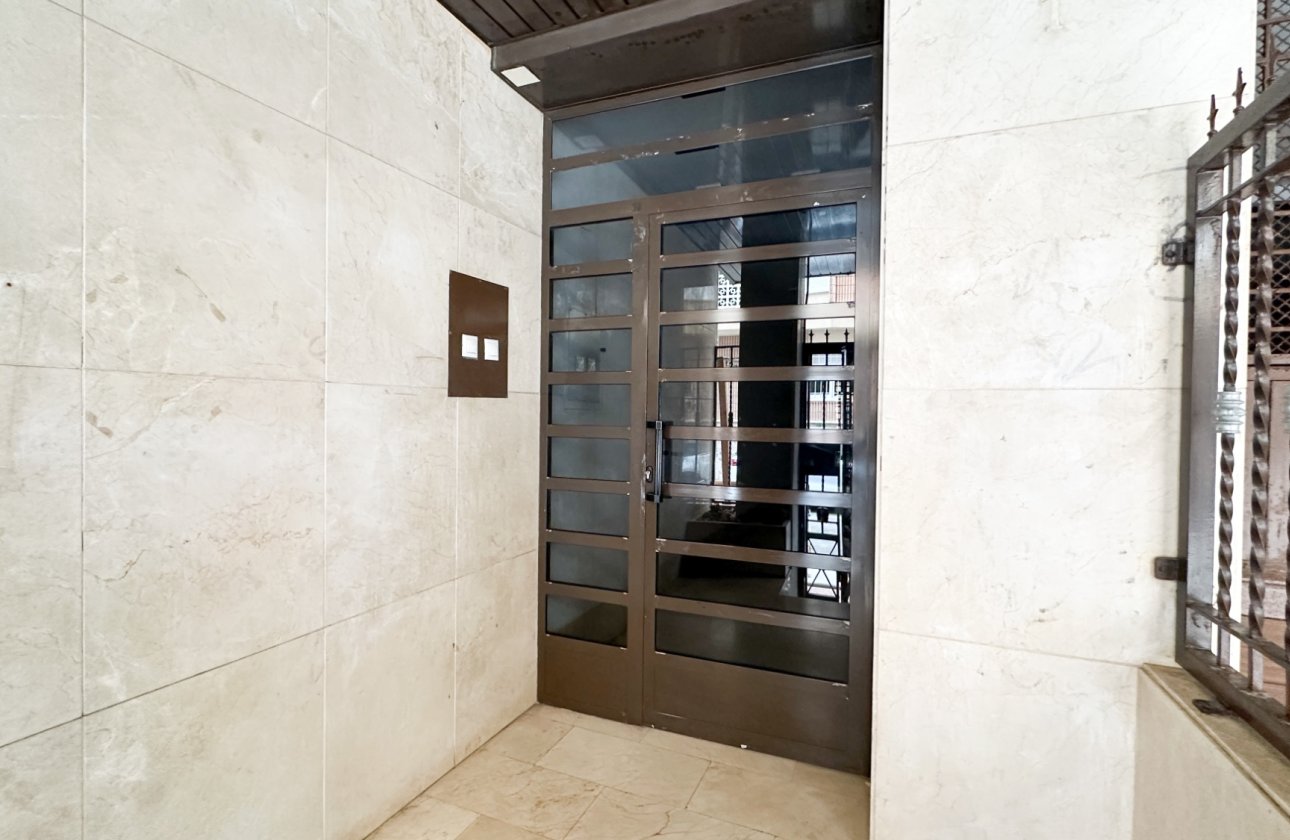 Resale - Apartment -
Torrevieja - Costa Blanca