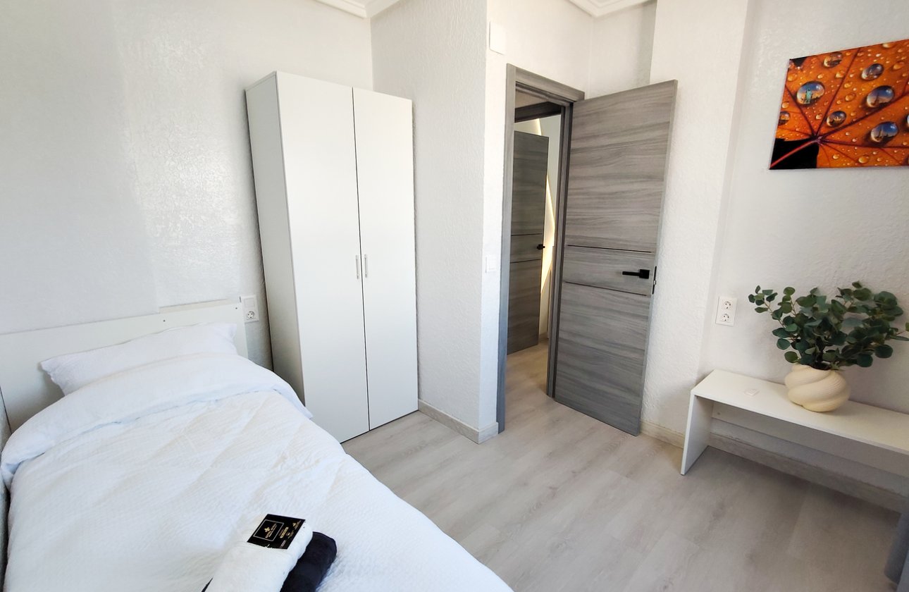 Resale - Apartment -
Torrevieja - Costa Blanca