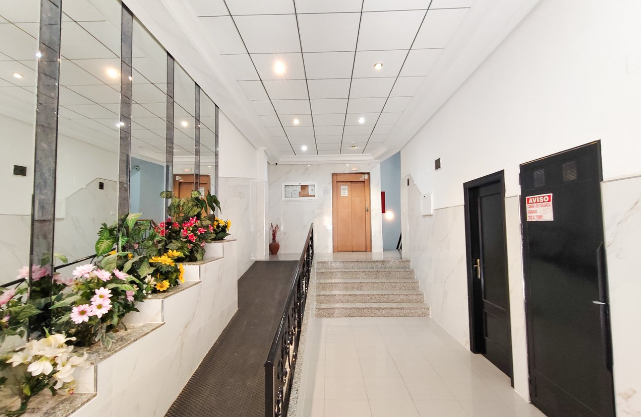 Resale - Apartment -
Torrevieja - Costa Blanca